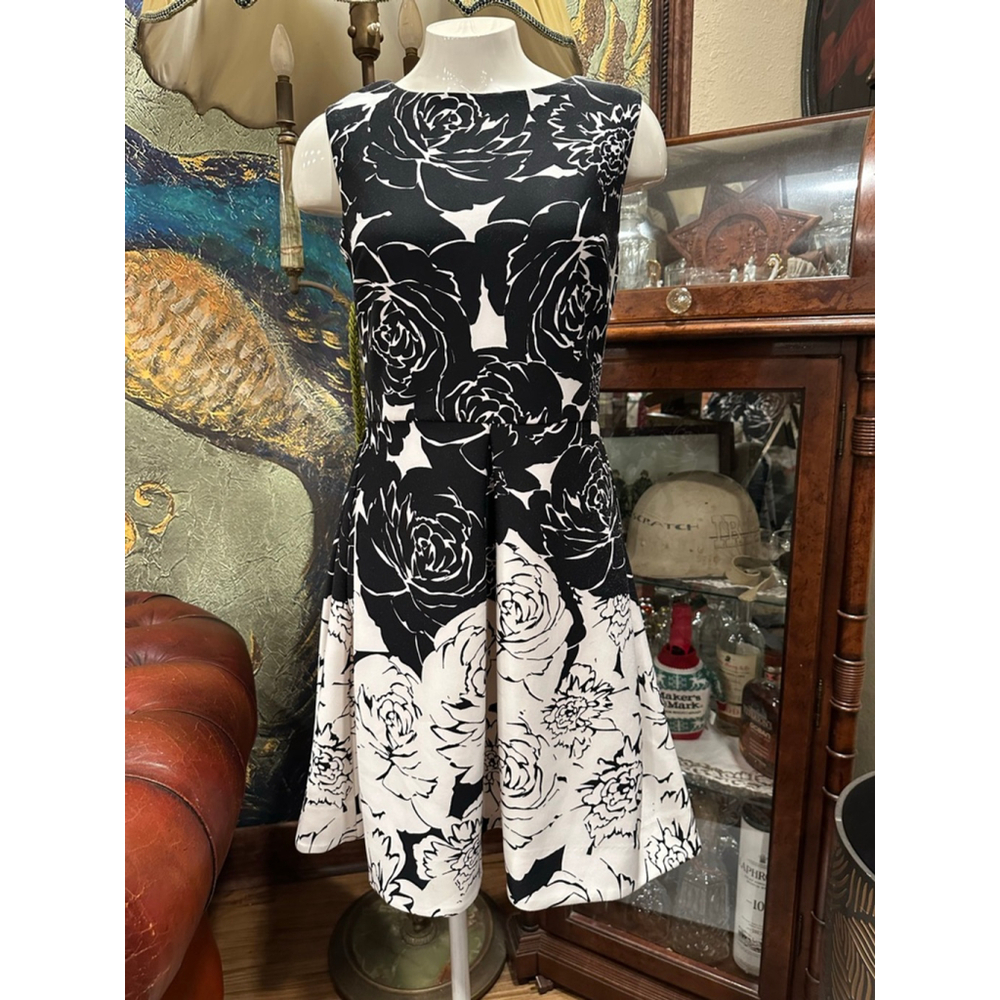 Just Taylor Black and White Floral Dress Size 4